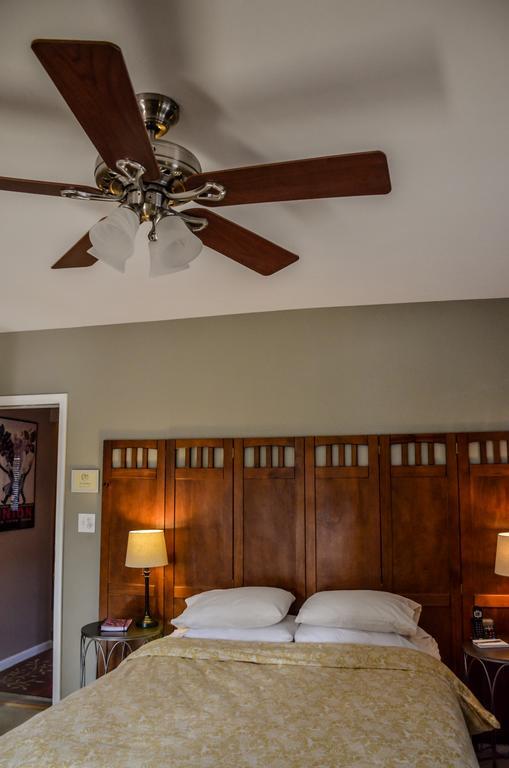 Inn At The Villa 印第安納波利斯 外观 照片