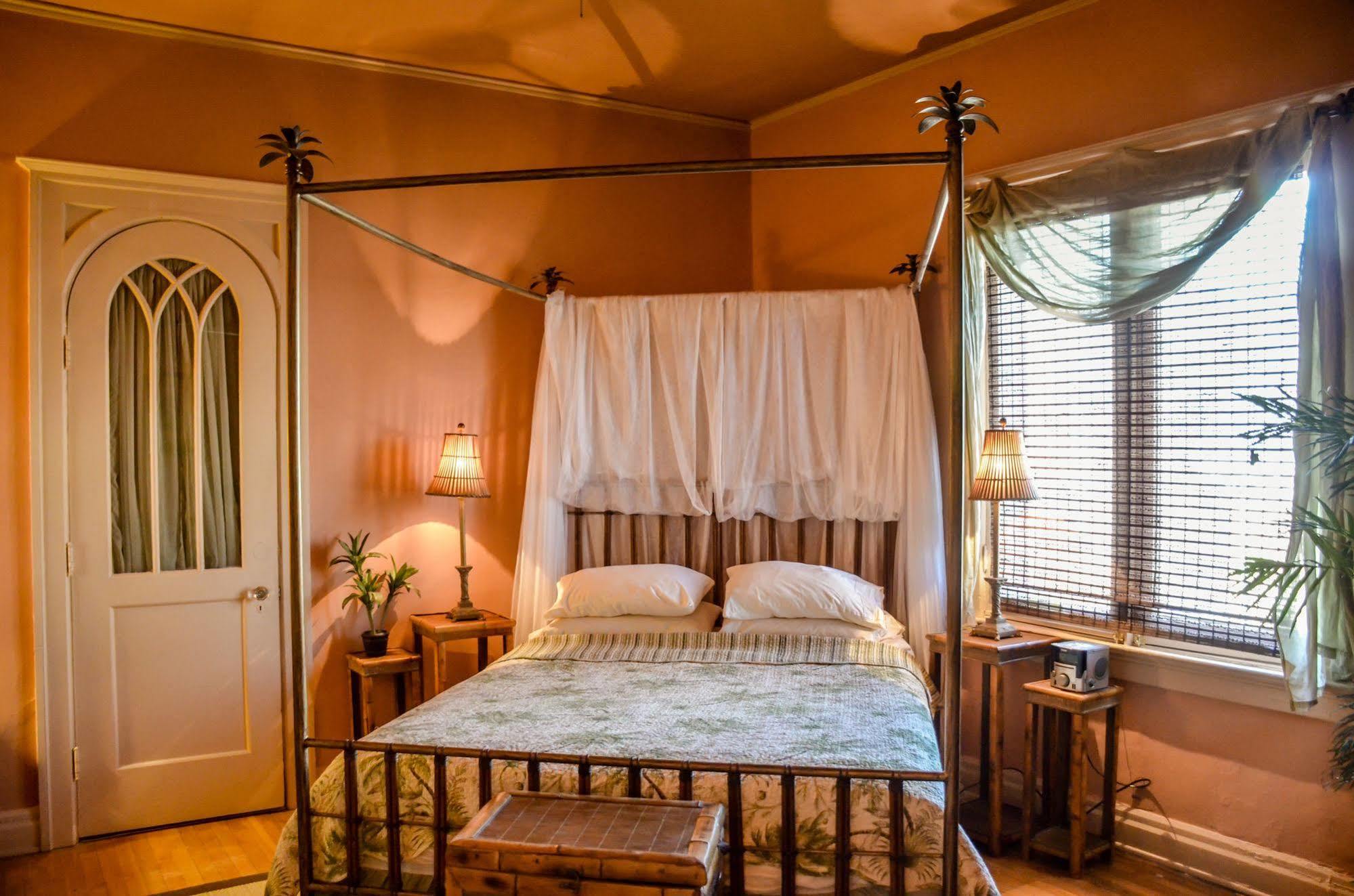 Inn At The Villa 印第安納波利斯 外观 照片